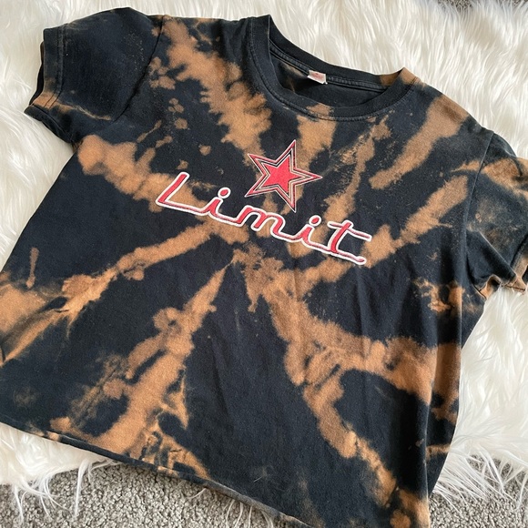 ‼️BLOWOUT SALE‼️5/$25 Bleach dye band shirts - Picture 17 of 17